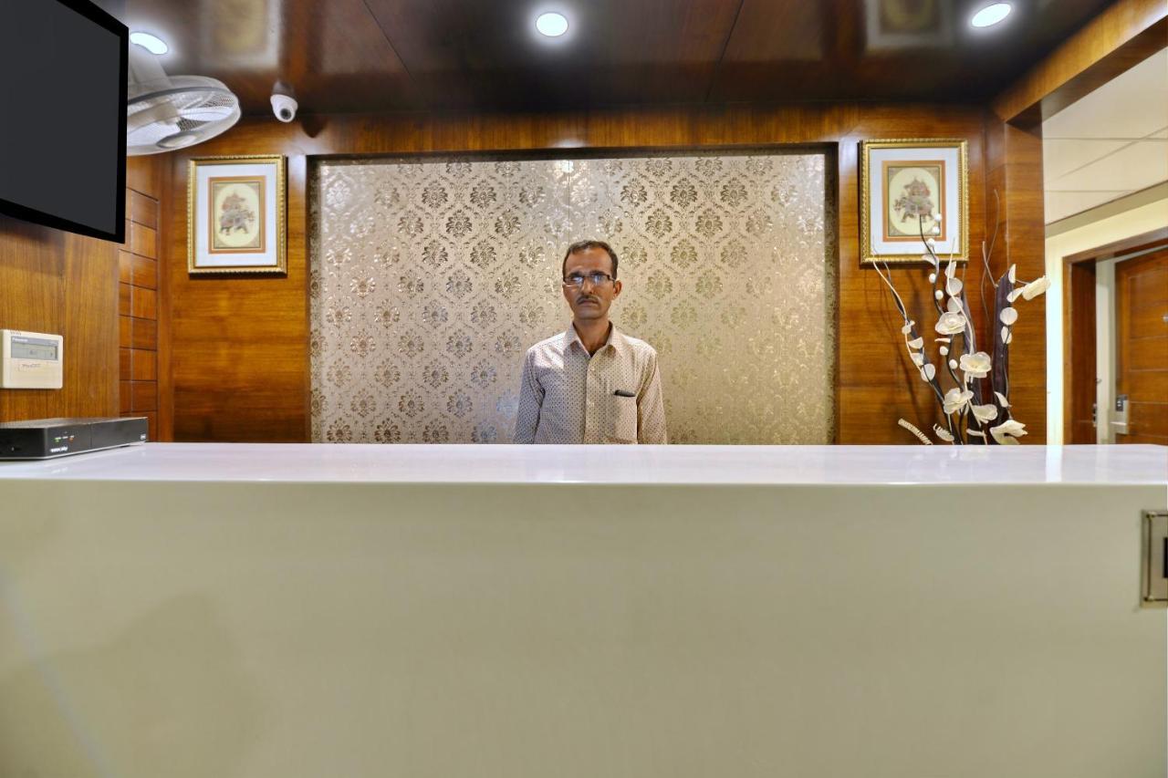 Oyo 9753 Hotel Cheelgadi Dźajpur Zewnętrze zdjęcie